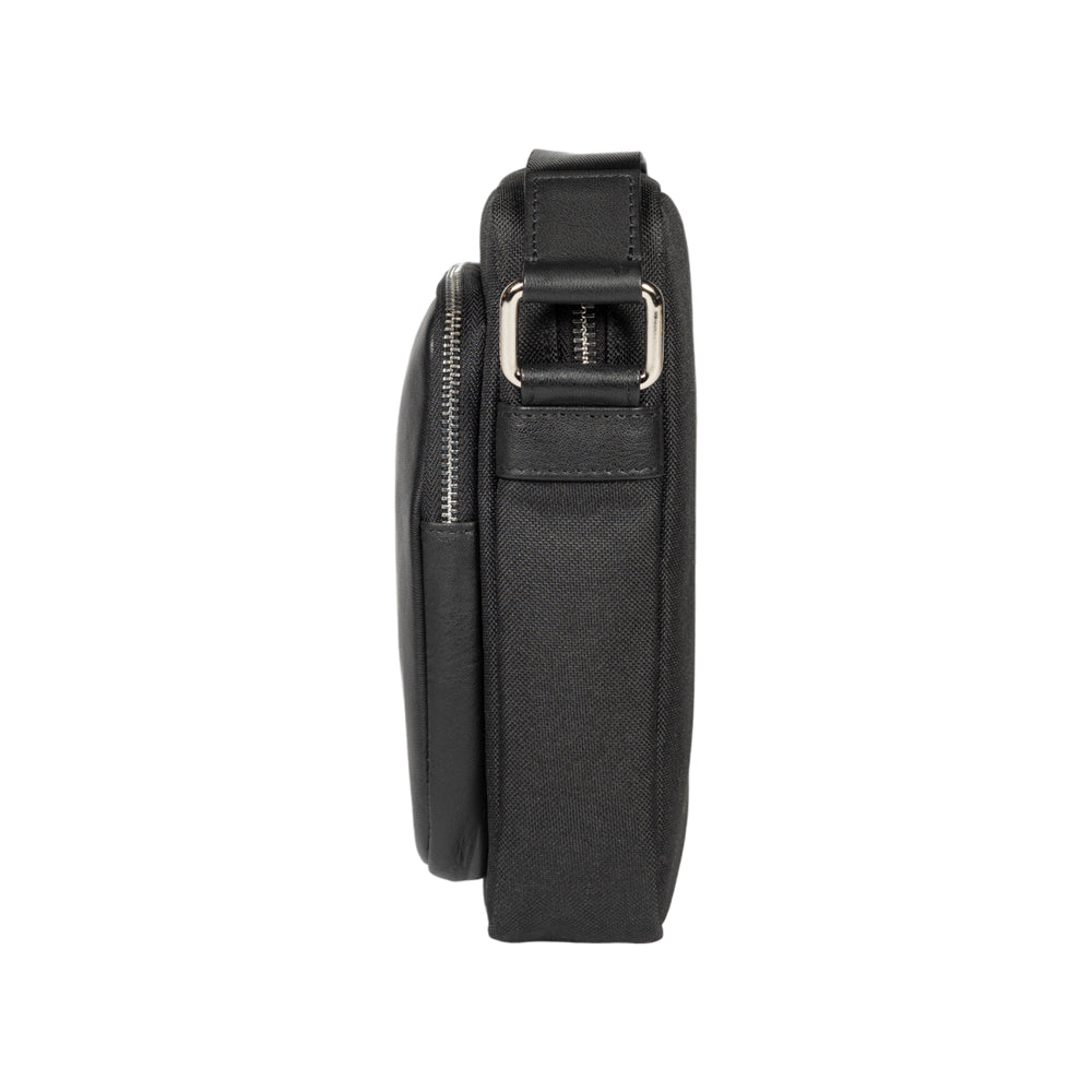 RB2002A | Nylon/Genuine Leather Shoulder Bag with a light grain. Zip closure and adjustable shoulder strap. Color: Black. Dimensions: 15.5 x 21 x 7 cm. Packaging: Non-woven fabric bag.-2